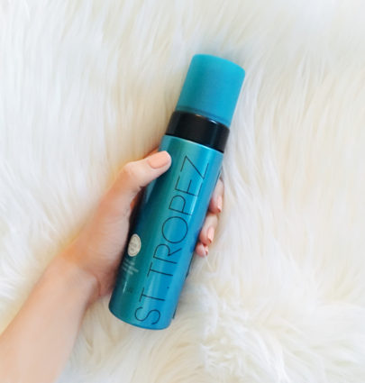 I used to tan so easily but ever since college it's been so hard to get that glow! I love the St. Tropez Express Tanner Mousse - click to read why!